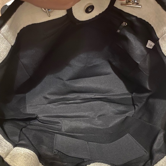 ❌SOLD❌ Gently Used! Excellent Condition Authentic Large CHANEL White Black Tote - Picture 9 of 16